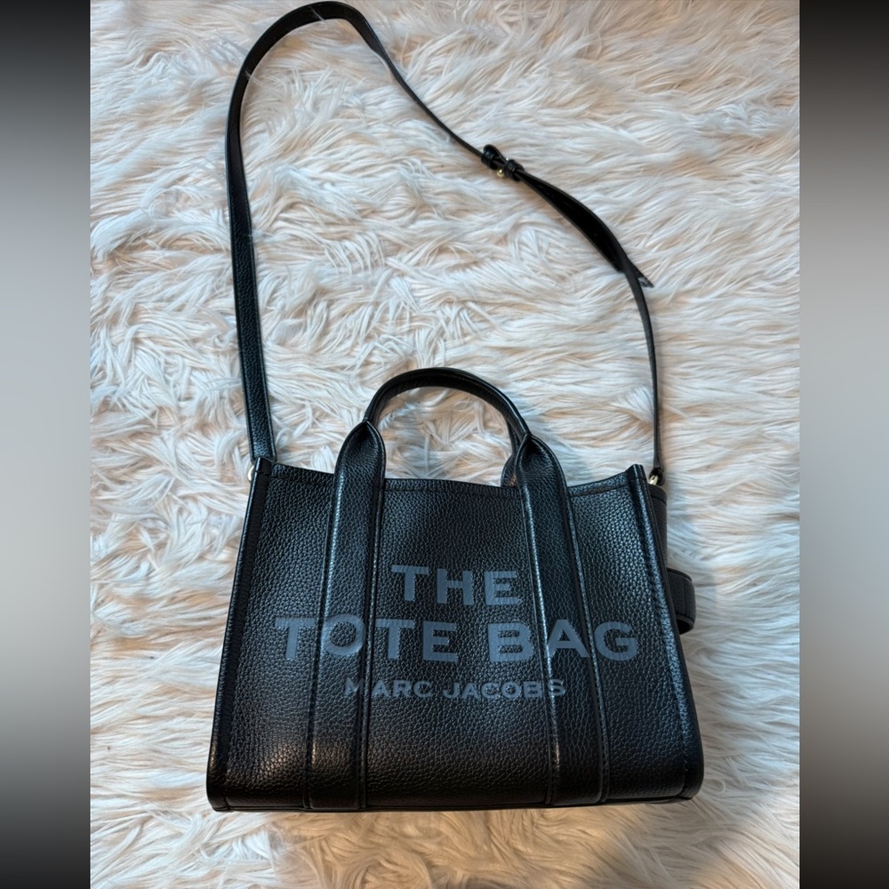 marc jacob’s leather small tote bag